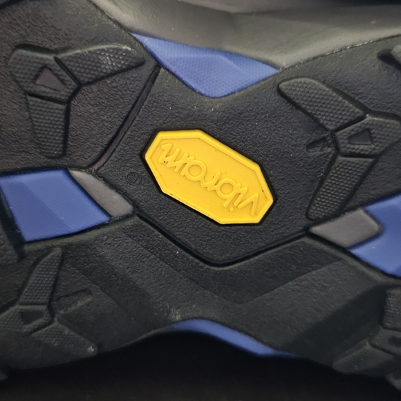 *New The North Face Athletic Shoes* - Picture 8 of 9